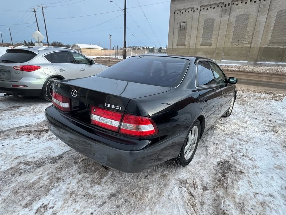 2001 Lexus ES 2nd Gen - Image 6 of 18