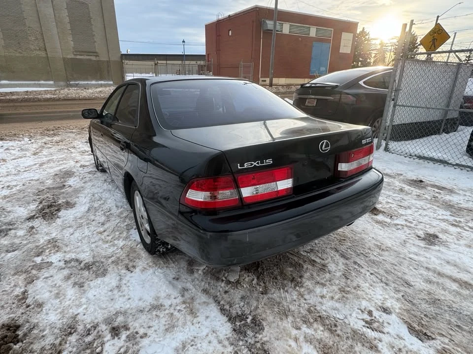 2001 Lexus ES 2nd Gen - Image 8 of 18