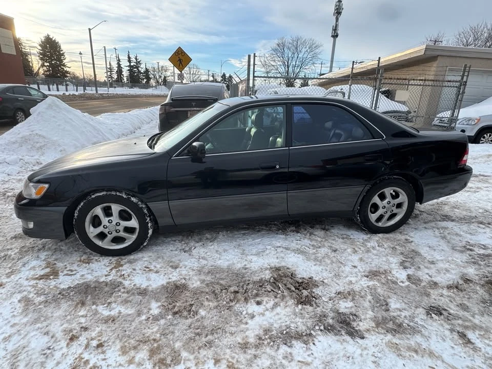 2001 Lexus ES 2nd Gen - Image 10 of 18