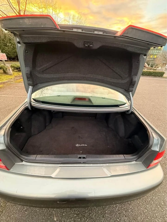 2001 Lexus ES 3rd Gen - Image 10 of 13