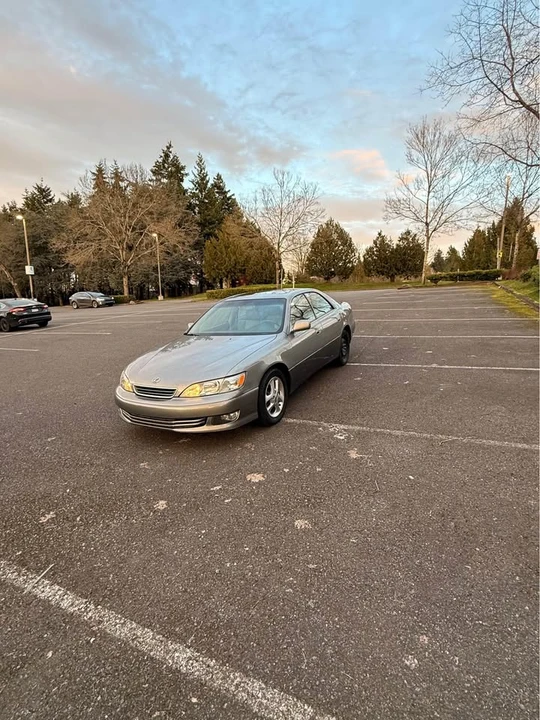 2001 Lexus ES 3rd Gen - Image 8 of 13