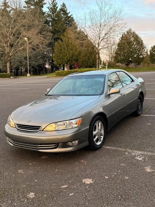 2001 Lexus ES 3rd Gen - Image 6 of 13