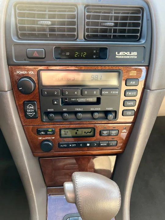 2001 Lexus ES 3rd Gen - Image 17 of 18