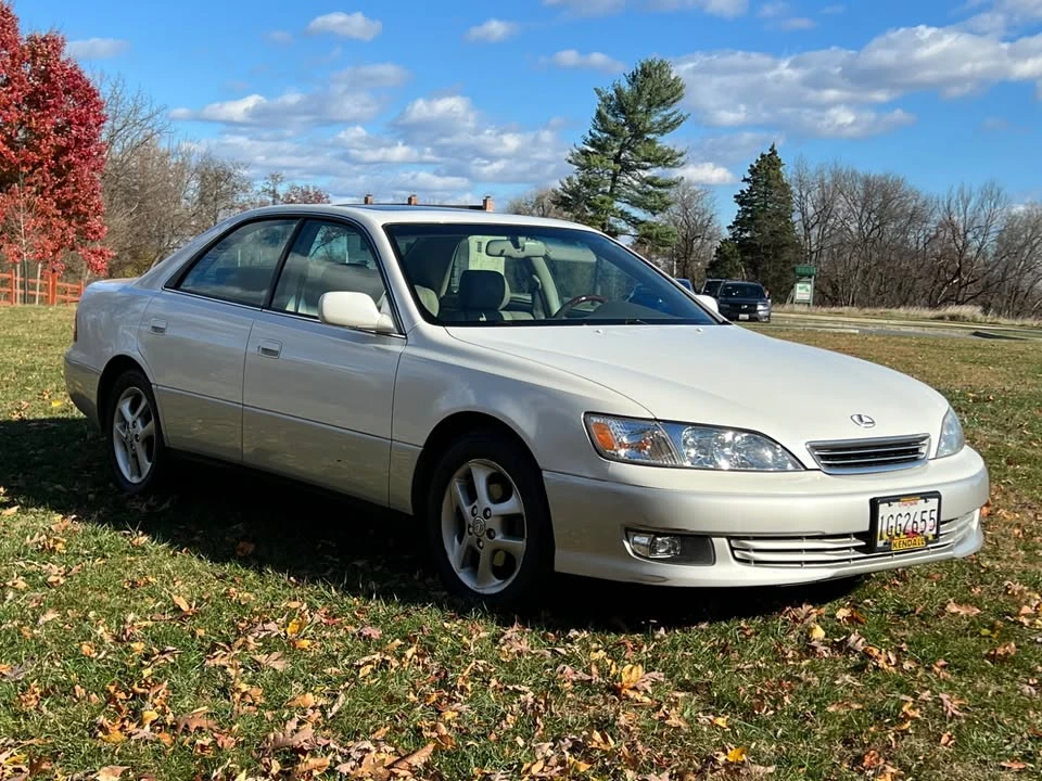 2001 Lexus ES 3rd Gen - Image 3 of 18