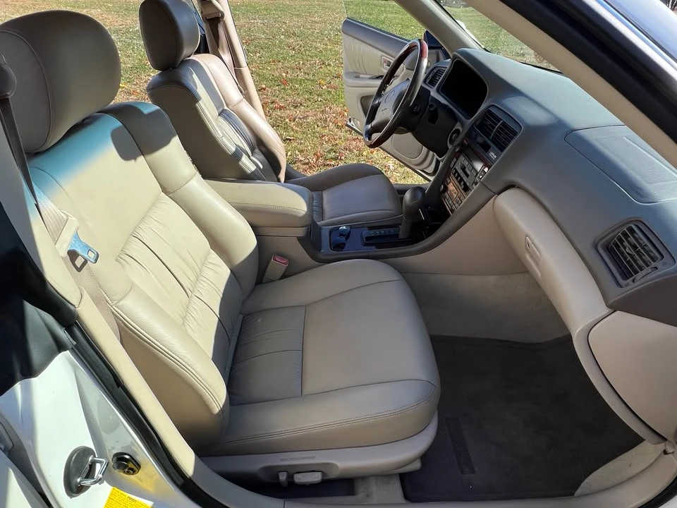 2001 Lexus ES 3rd Gen - Image 11 of 18