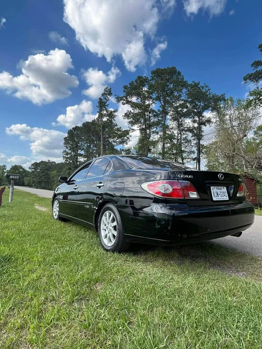 2001 Lexus ES 3rd Gen - Image 2 of 10