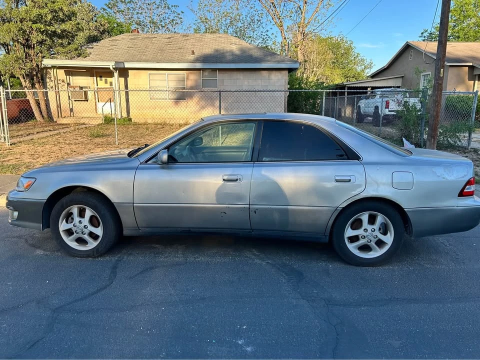 2001 Lexus ES 3rd Gen - Image 3 of 5