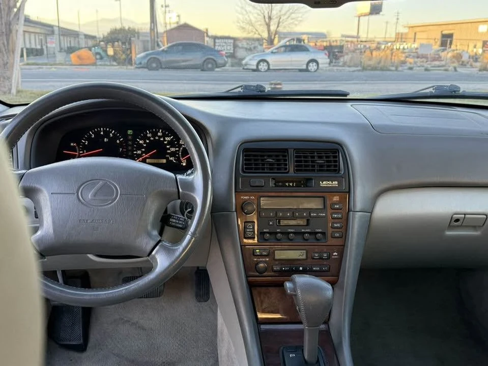 2001 Lexus ES 3rd Gen - Image 8 of 11