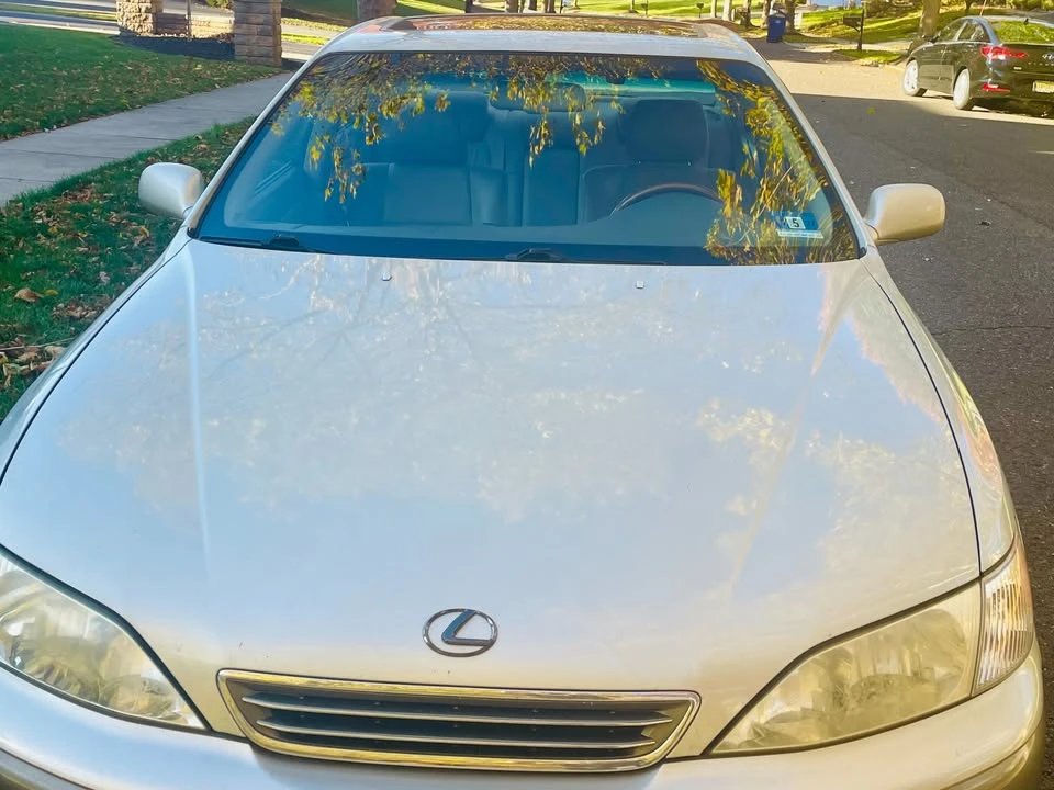 2001 Lexus ES 3rd Gen - Image 2 of 11