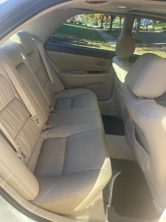 2001 Lexus ES 3rd Gen - Image 10 of 11