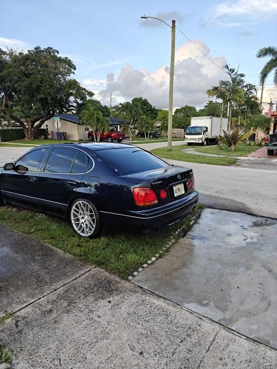 2001 Lexus GS 2nd Gen - Image 10 of 10