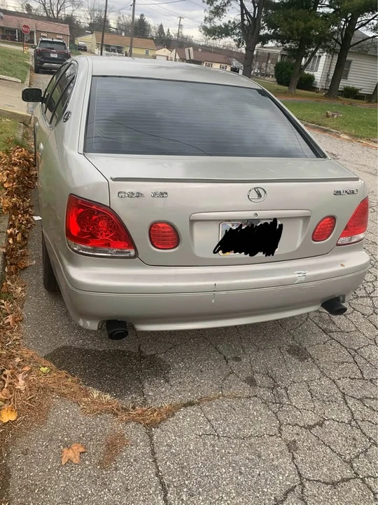 2001 Lexus GS 2nd Gen - Image 4 of 4