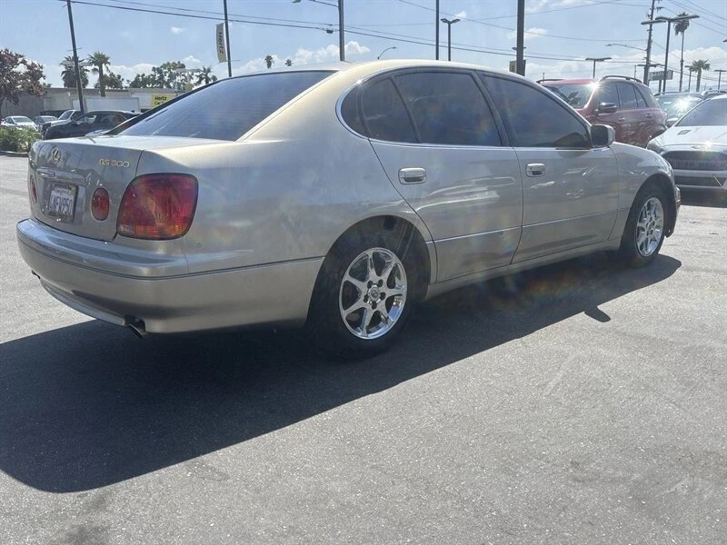 2001 Lexus GS 2nd Gen - Image 8 of 16