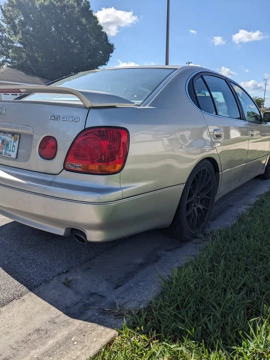 2001 Lexus GS 2nd Gen - Image 8 of 15