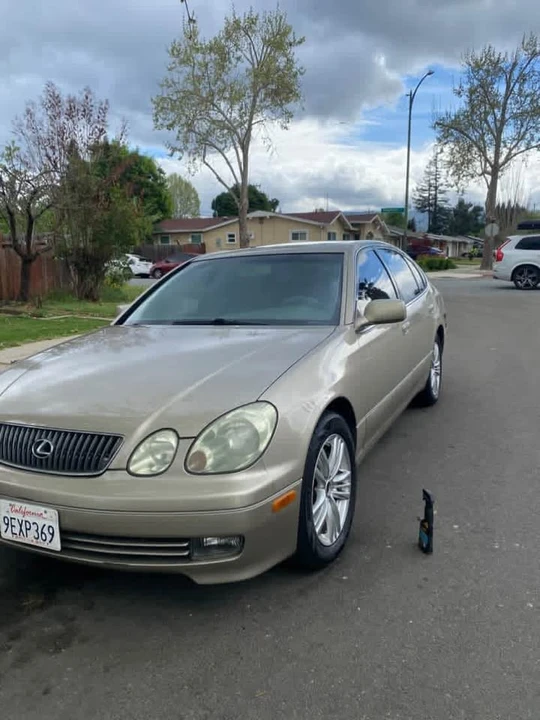 2001 Lexus GS 2nd Gen - Image 4 of 4