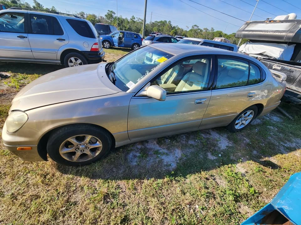 2001 Lexus GS 2nd Gen - Image 2 of 8