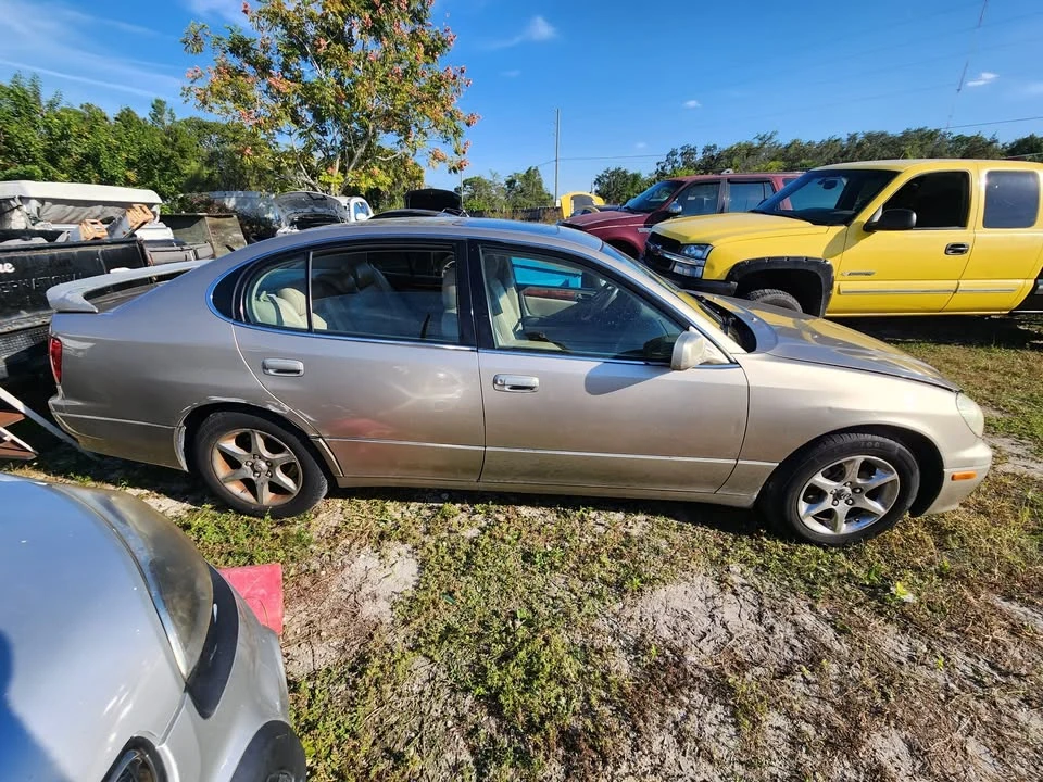 2001 Lexus GS 2nd Gen - Image 5 of 8