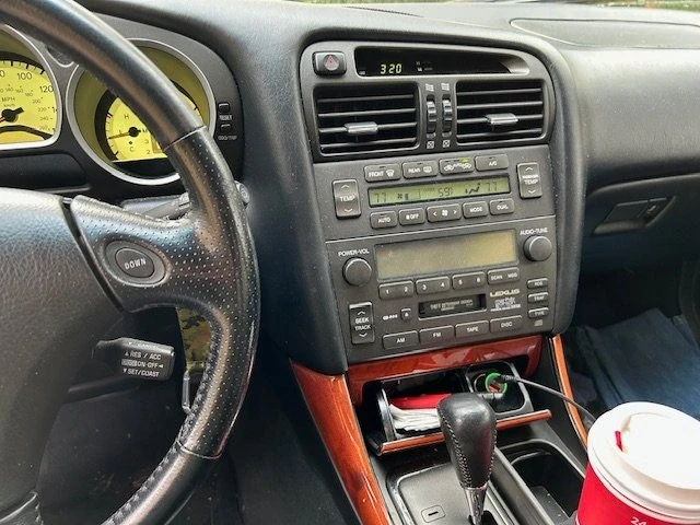 2001 Lexus GS 2nd Gen - Image 12 of 14