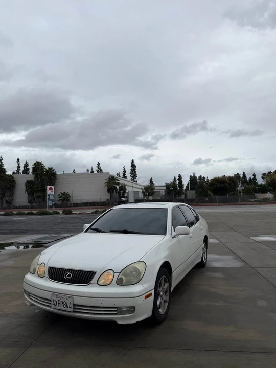 2001 Lexus GS 2nd Gen - Image 2 of 10