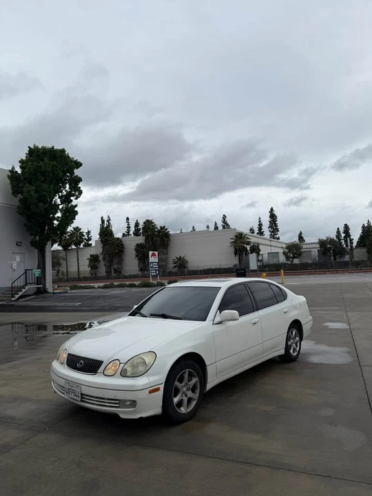 2001 Lexus GS 2nd Gen - Image 3 of 10