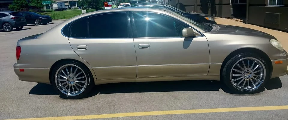 2001 Lexus GS 2nd Gen - Image 4 of 9