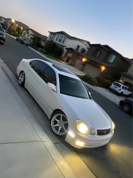 2001 Lexus GS 2nd Gen - Image 4 of 11