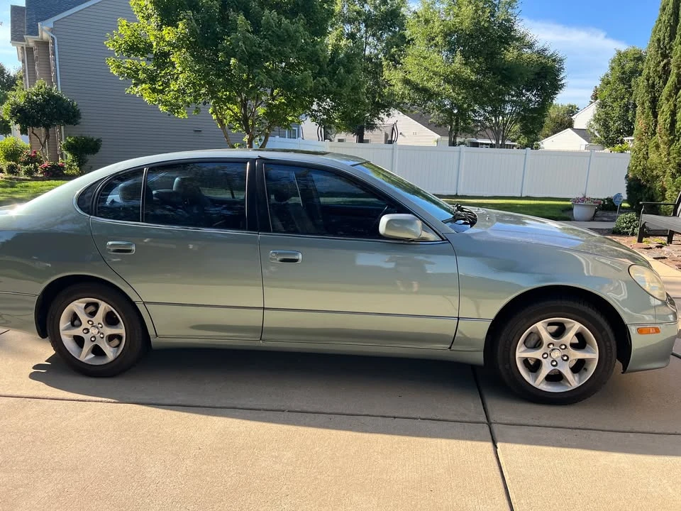 2001 Lexus GS 2nd Gen - Image 2 of 8