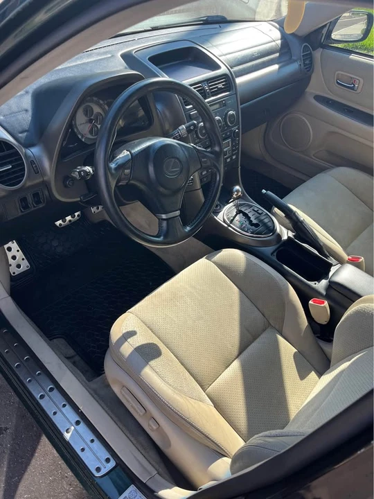 2001 Lexus IS 1st Gen - Image 10 of 13