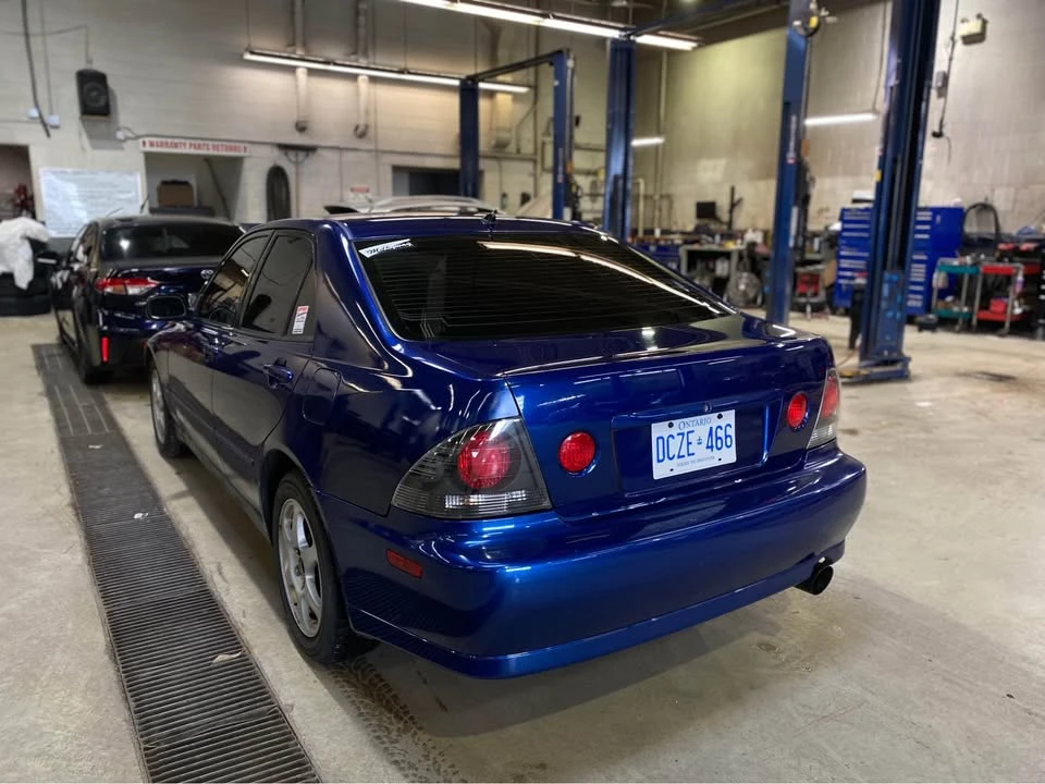 2001 Lexus IS 1st Gen - Image 4 of 8