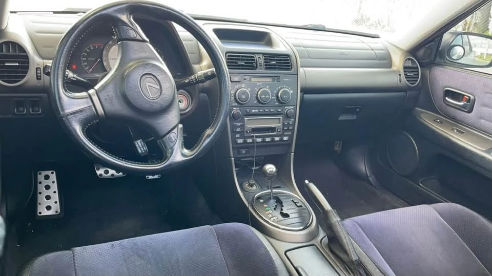2001 Lexus IS 1st Gen - Image 5 of 6