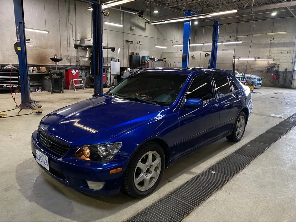 2001 Lexus IS 1st Gen - Image 5 of 8
