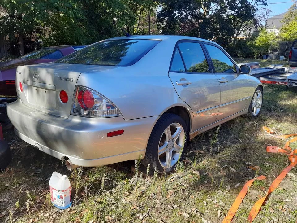 2001 Lexus IS 1st Gen - Image 4 of 16