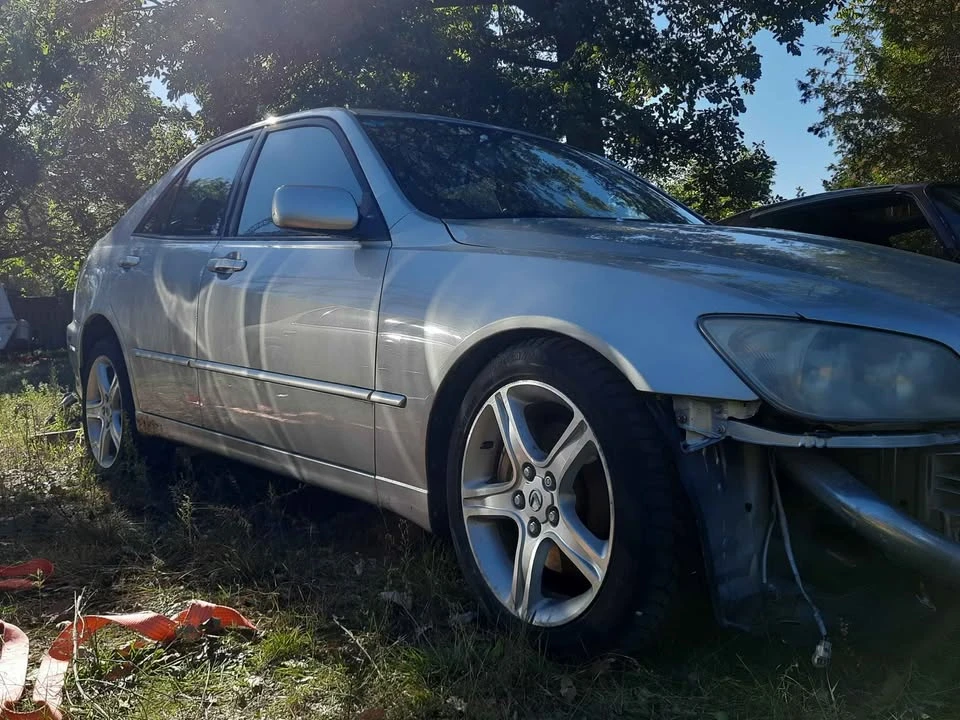 2001 Lexus IS 1st Gen - Image 3 of 16