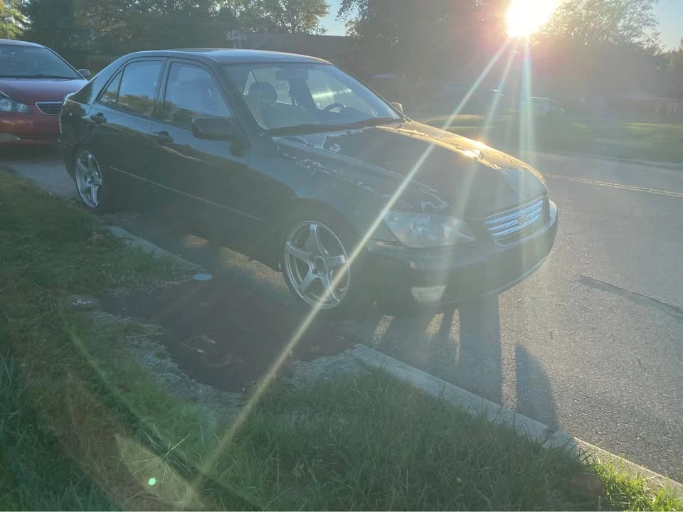 2001 Lexus IS 1st Gen - Image 2 of 6