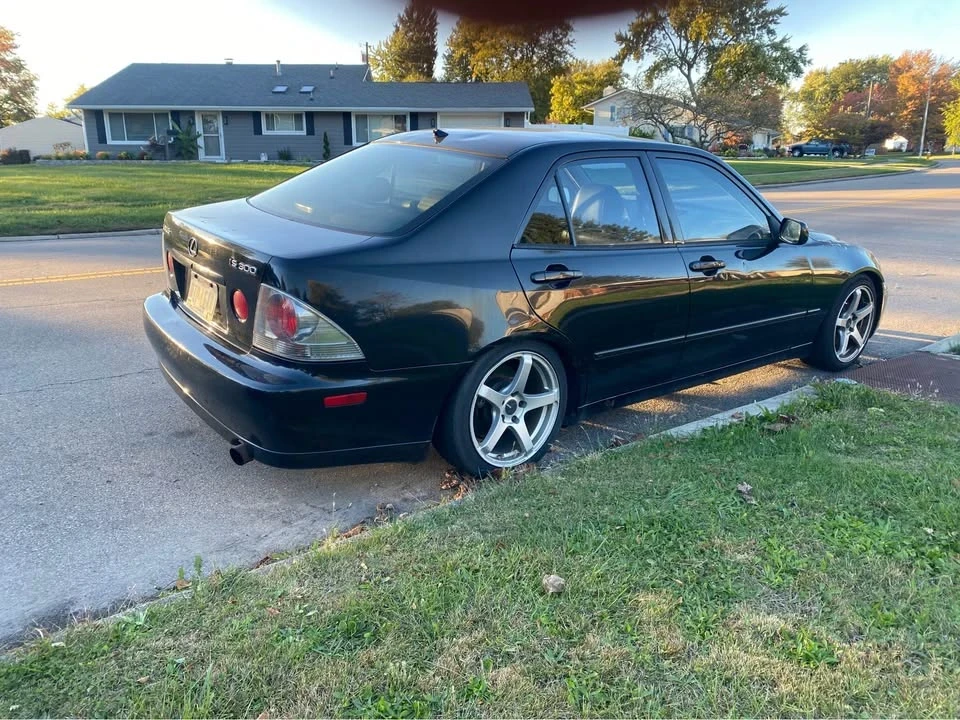 2001 Lexus IS 1st Gen - Image 3 of 6