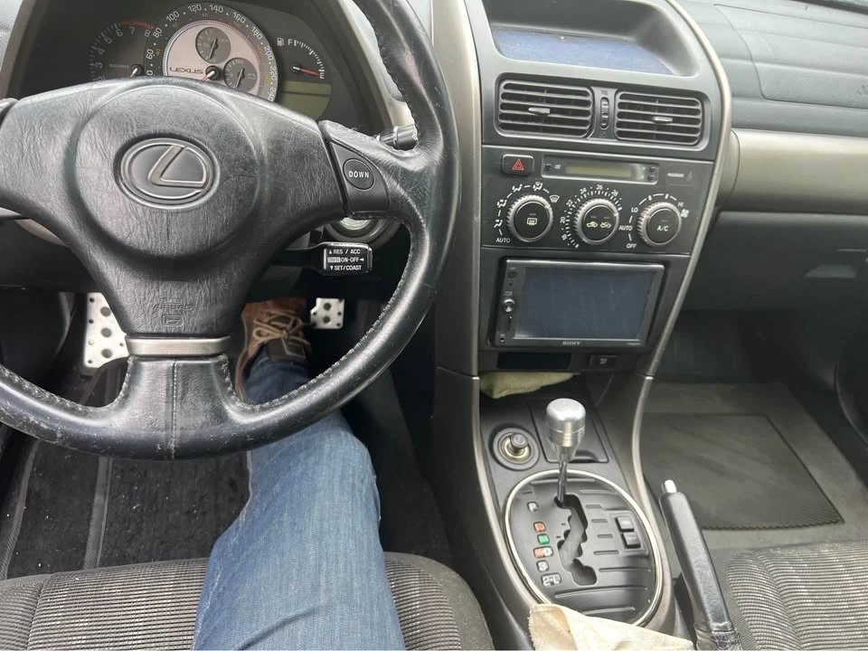 2001 Lexus IS 1st Gen - Image 4 of 8