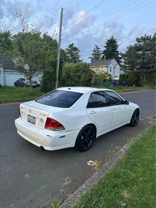 2001 Lexus IS 1st Gen - Image 2 of 6