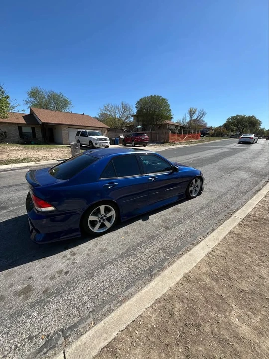 2001 Lexus IS 1st Gen - Image 4 of 11