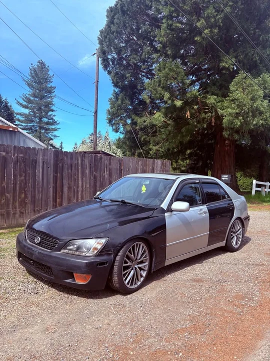 2001 Lexus IS 1st Gen - Image 9 of 11