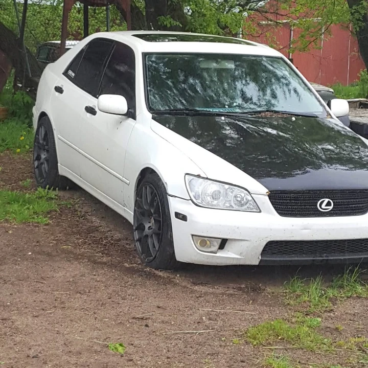 2001 Lexus IS 1st Gen - Image 2 of 3