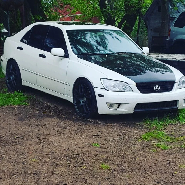 2001 Lexus IS 1st Gen - Image 4 of 4
