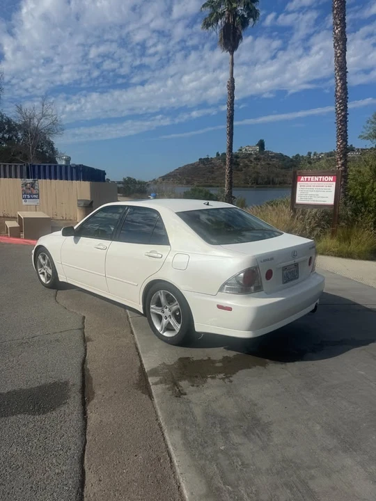 2001 Lexus IS 1st Gen - Image 4 of 7