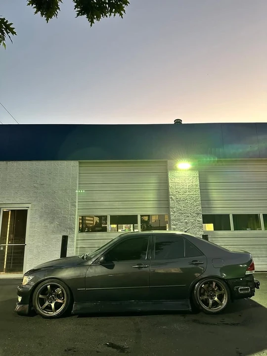 2001 Lexus IS 1st Gen - Image 5 of 8