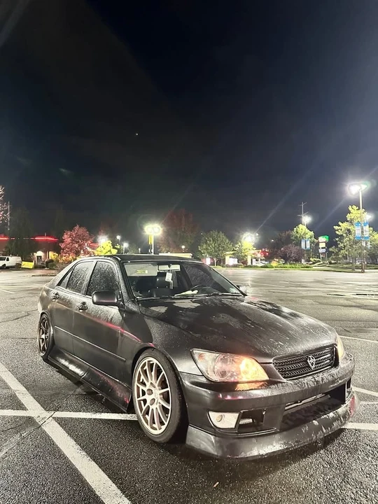 2001 Lexus IS 1st Gen - Image 2 of 8