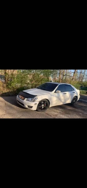 2001 Lexus IS 1st Gen - Image 2 of 6