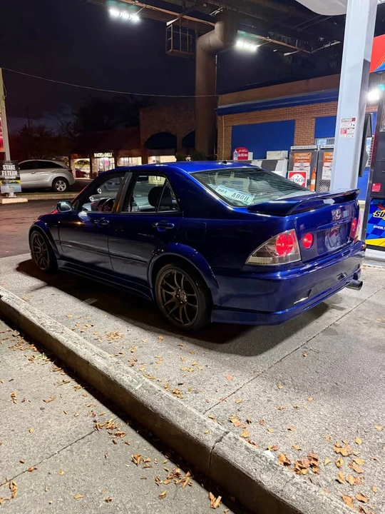 2001 Lexus IS 1st Gen - Image 4 of 16
