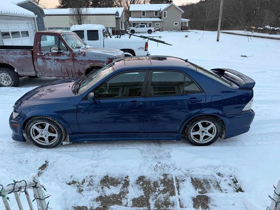 2001 Lexus IS 1st Gen - Image 11 of 16