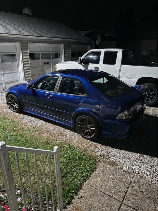 2001 Lexus IS 1st Gen - Image 2 of 16