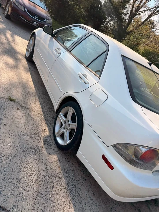 2001 Lexus IS 1st Gen - Image 2 of 6