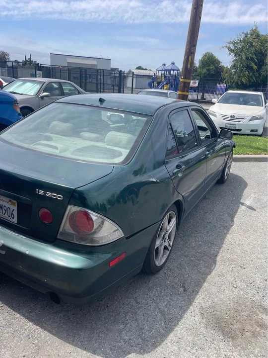 2001 Lexus IS 1st Gen - Image 2 of 9
